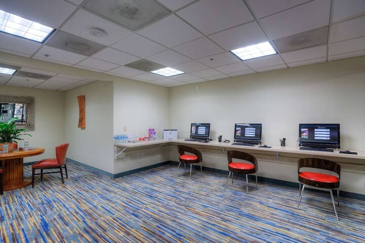 Business Center 60 of 64
